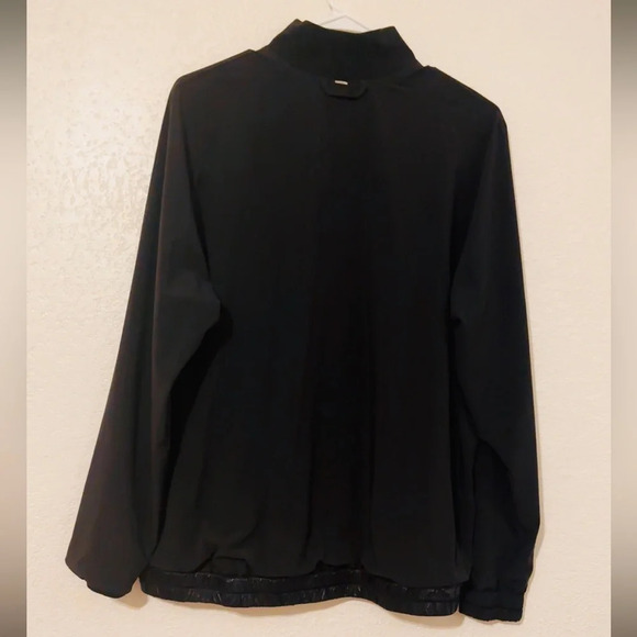 Lululemon black shiny neoprene half zip jacket with joey pocket size 12 - Picture 8 of 10